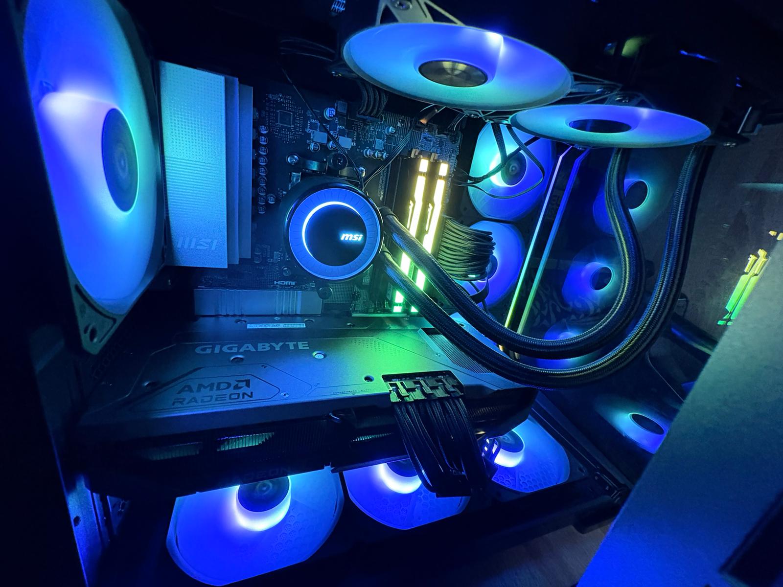 PC Gamer AMD 7800X3D RX 9070 XT - Piece unique