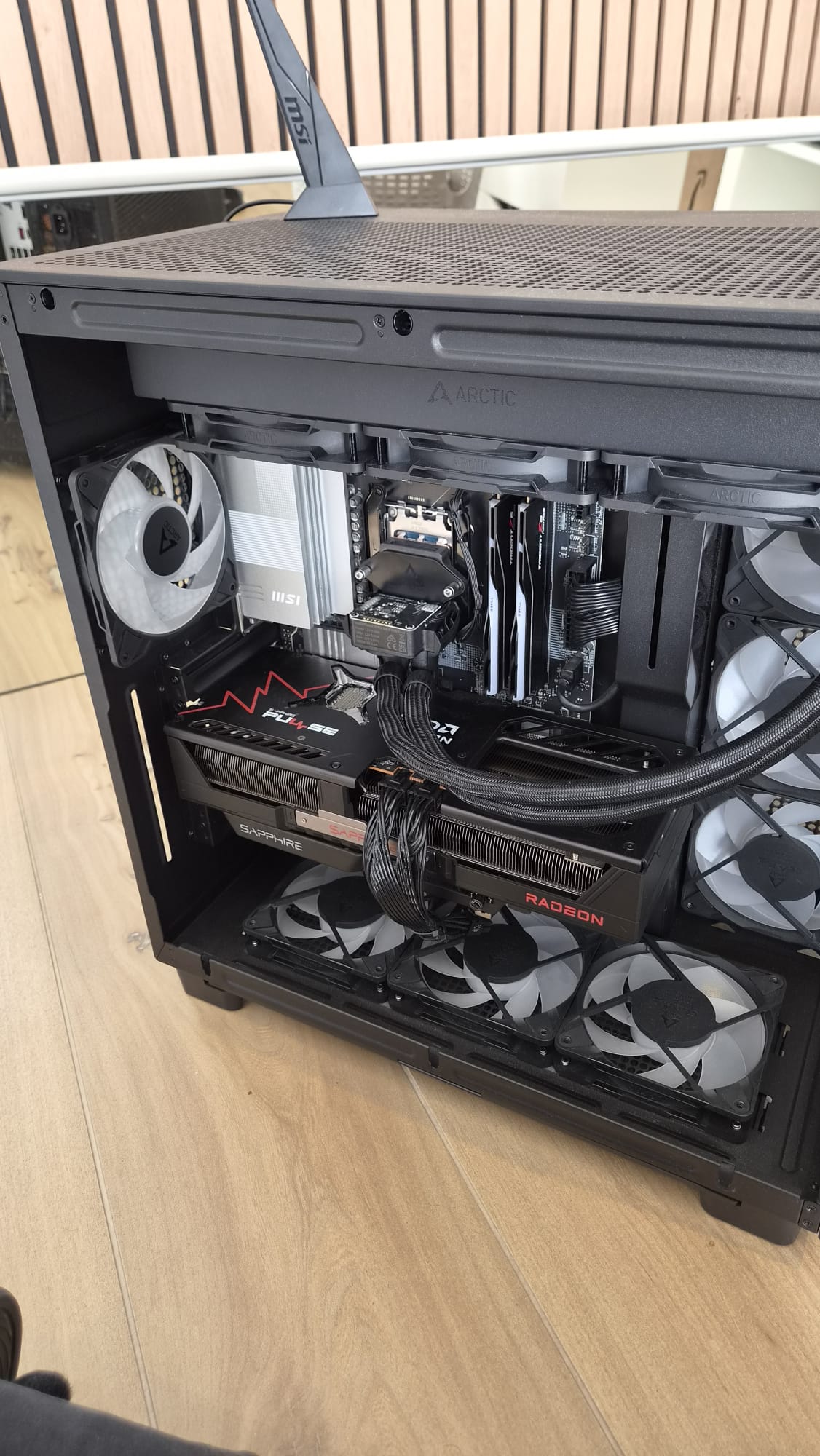 PC Gamer AMD Ryzen 7 9700X RX 9070 XT - Piece unique