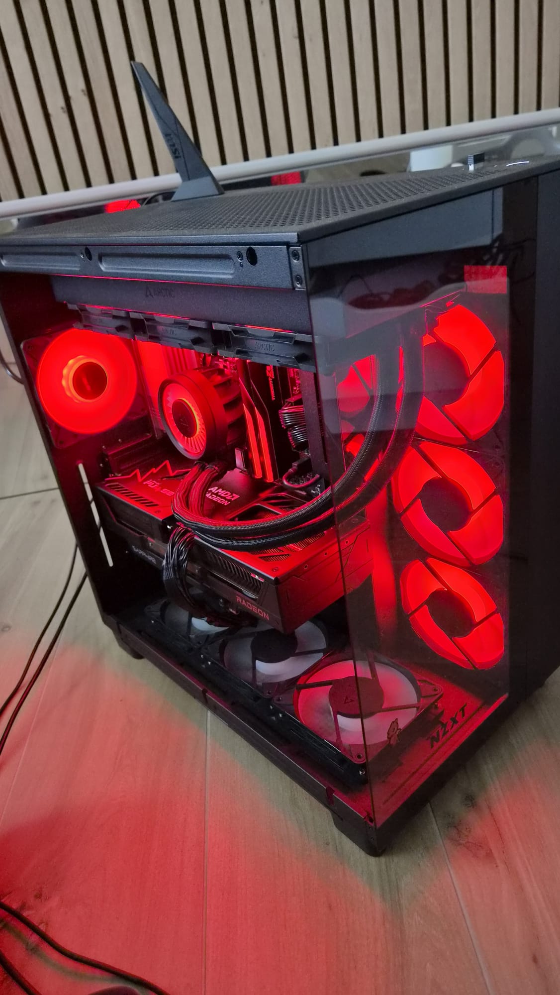 PC Gamer AMD Ryzen 7 9700X RX 9070 XT - Piece unique